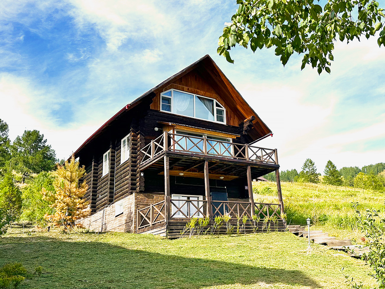 Трехуровневый коттедж из алтайского кедра  (Д1-Д2)